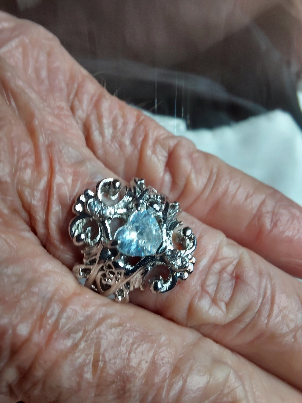 FILAGRE HEART RINESTONE - Picture 5 of 6